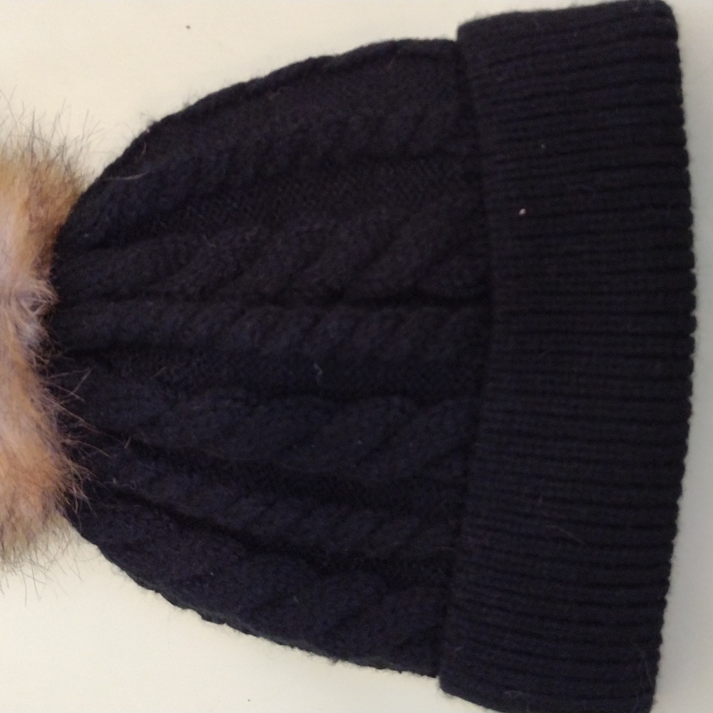 Women's Fox pom pom Cable knit cozy lined beanie black tan - Picture 3 of 4